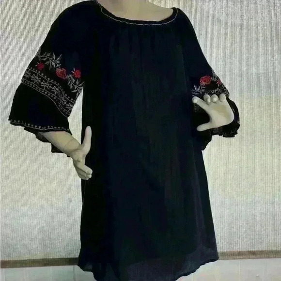 Max Edition, Leon Max Inc. embroidered Bohemian dress.  Boho chic, Coachella. ￼ - Picture 1 of 5